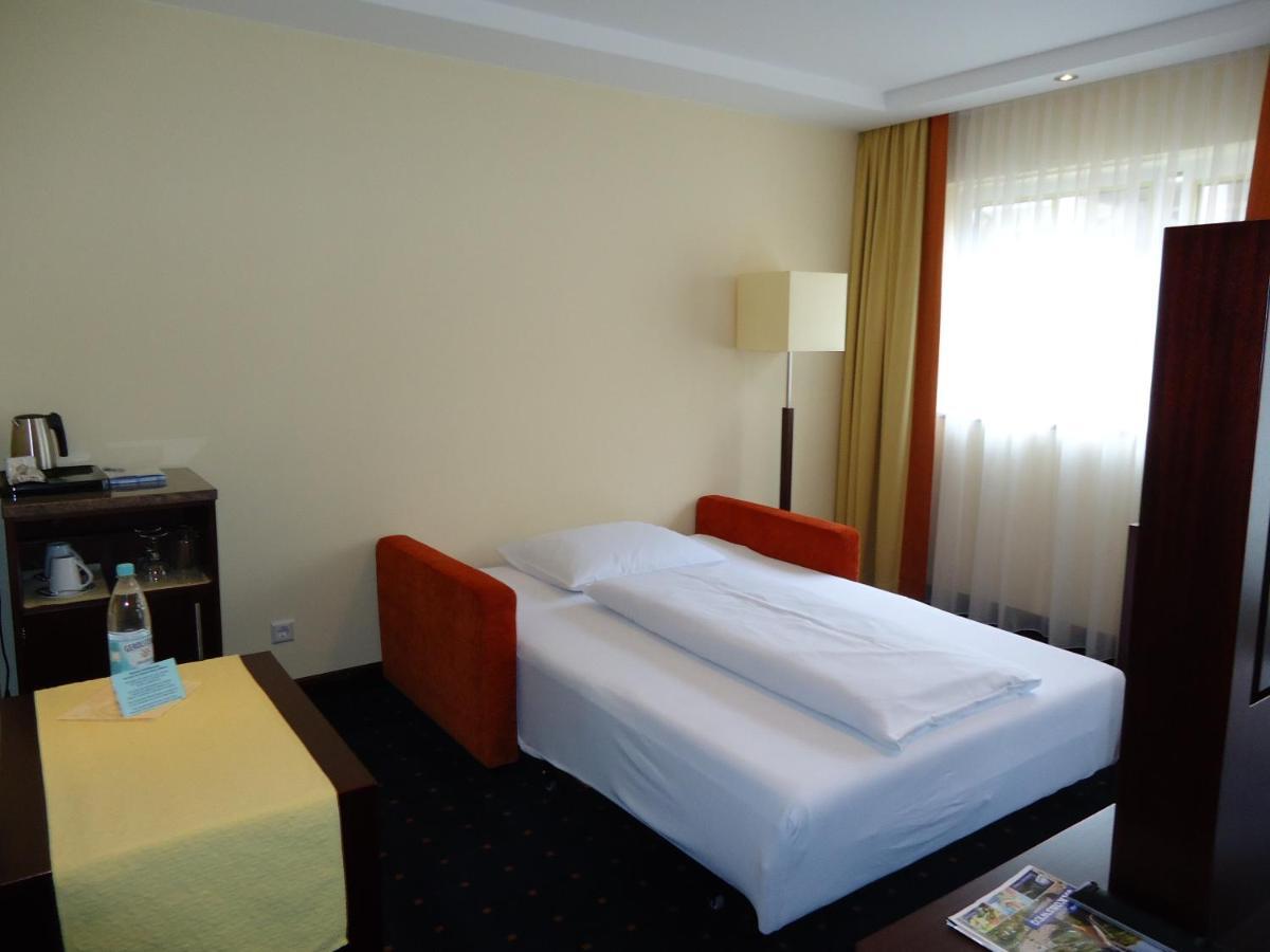 Akzent Hotel Loewen Langenargen Room photo